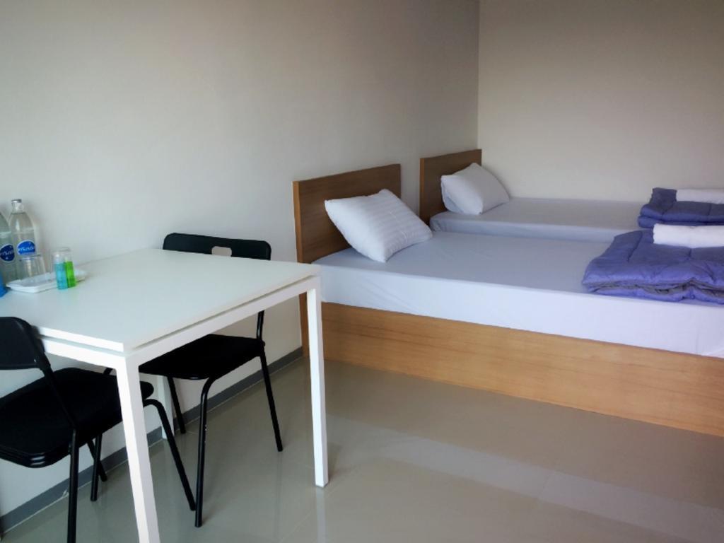 Promsook Apartment Chonburi Zimmer foto
