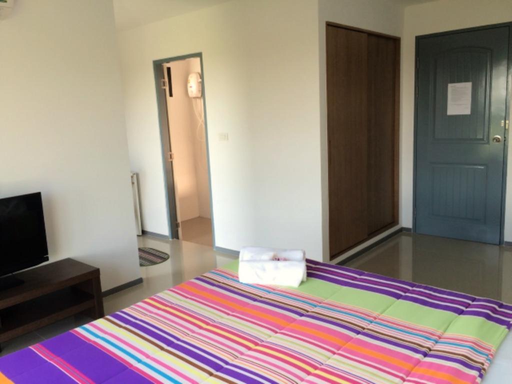 Promsook Apartment Chonburi Zimmer foto