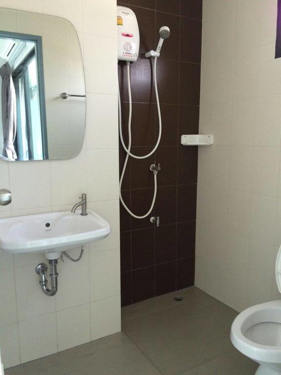 Promsook Apartment Chonburi Zimmer foto