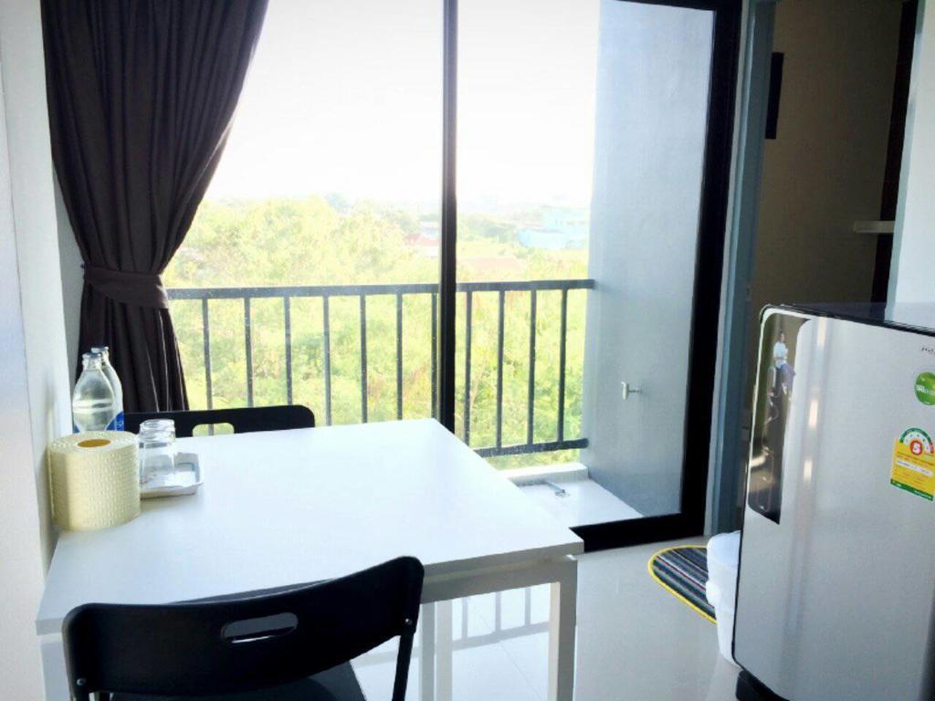 Promsook Apartment Chonburi Zimmer foto